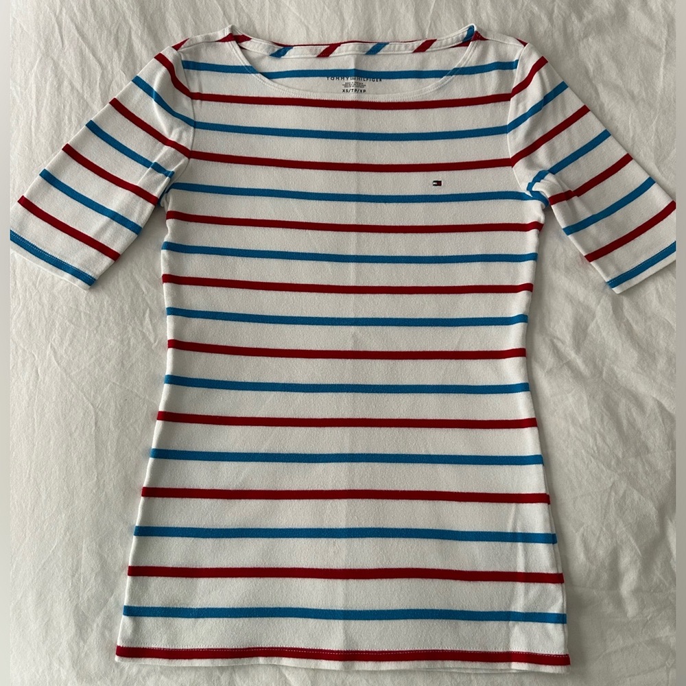 Tommy Hilfiger tshirt size XS color white blue red